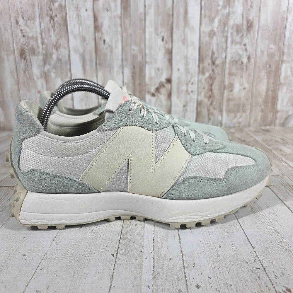 New Balance 327 Moonbeam Mint Green Suede Mesh Sneakers WS327CGP Womens 9.5